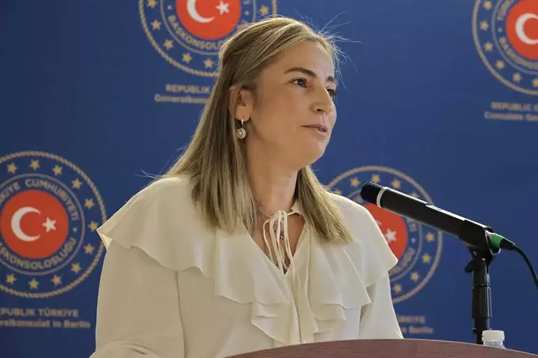 Türkçemizi ve kültürümüzü yeni nesillere öğretelim!