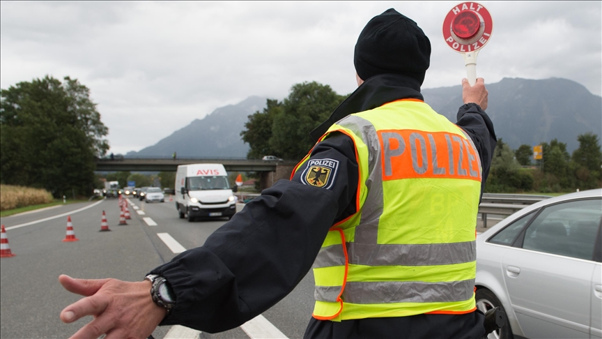 Almanya'da yeni dönemle birlikte sınır kontrolleri sıkılaştırıldı