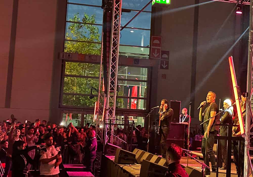 Haluk Levent, Düsseldorf’ta Unutulmaz Bir Konser Verdi