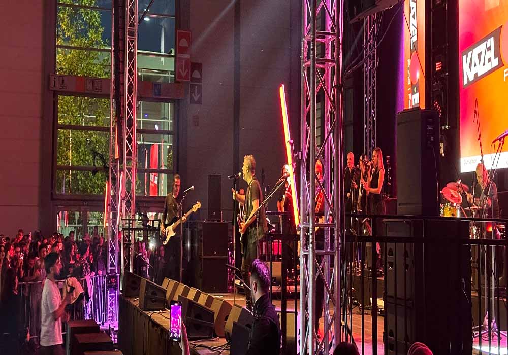 Haluk Levent, Düsseldorf’ta Unutulmaz Bir Konser Verdi