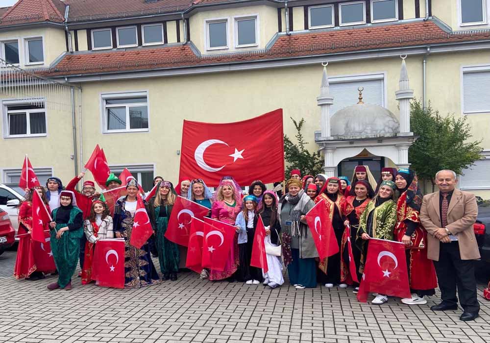 Hasat Bayramı’nda alkışlar Fürth Türk Birliğine