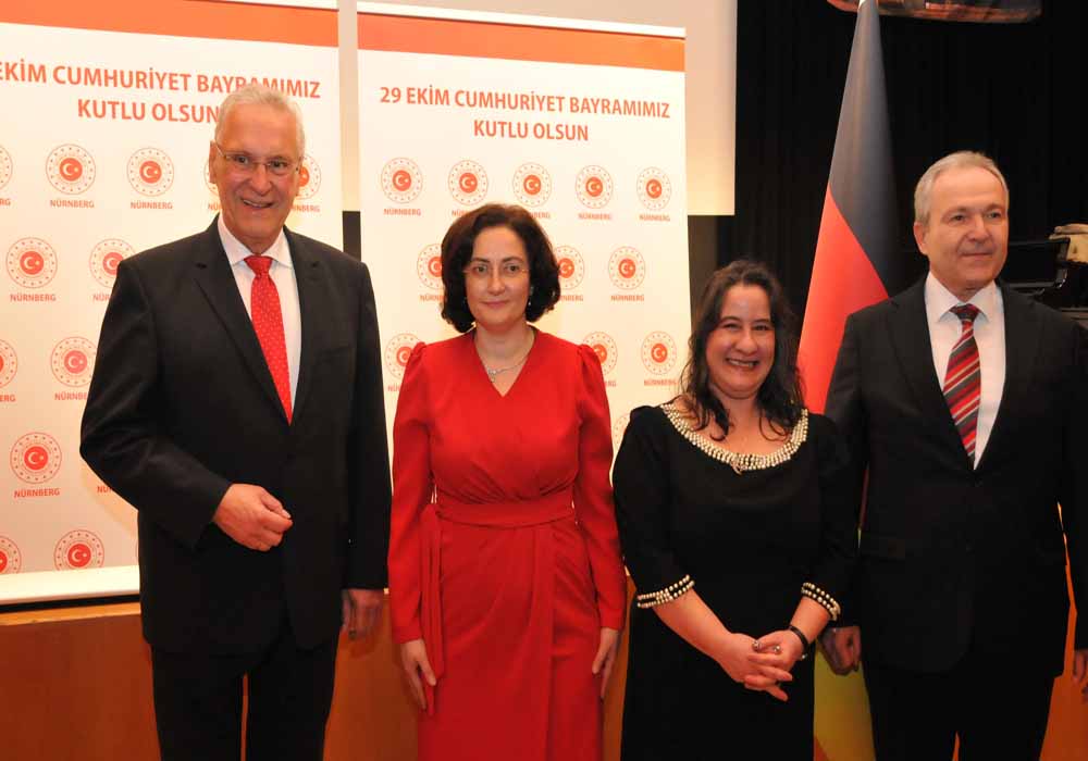 Cumhuriyet Bayramı kutlamasında, dostluk ve iş birliği mesajları verildi