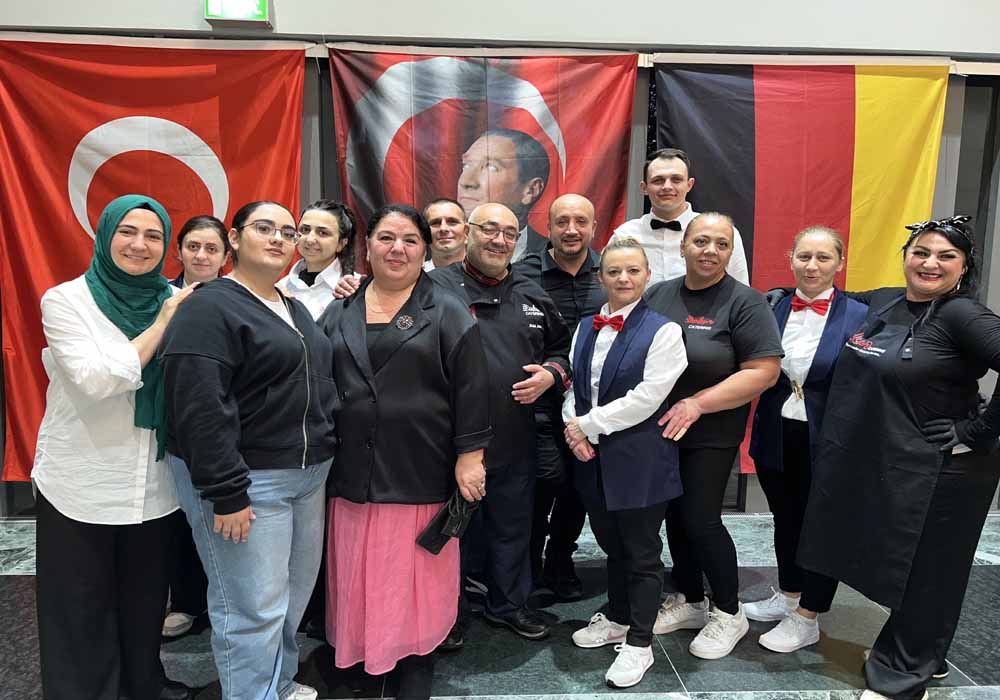 Cumhuriyet Bayramı kutlamasında, dostluk ve iş birliği mesajları verildi