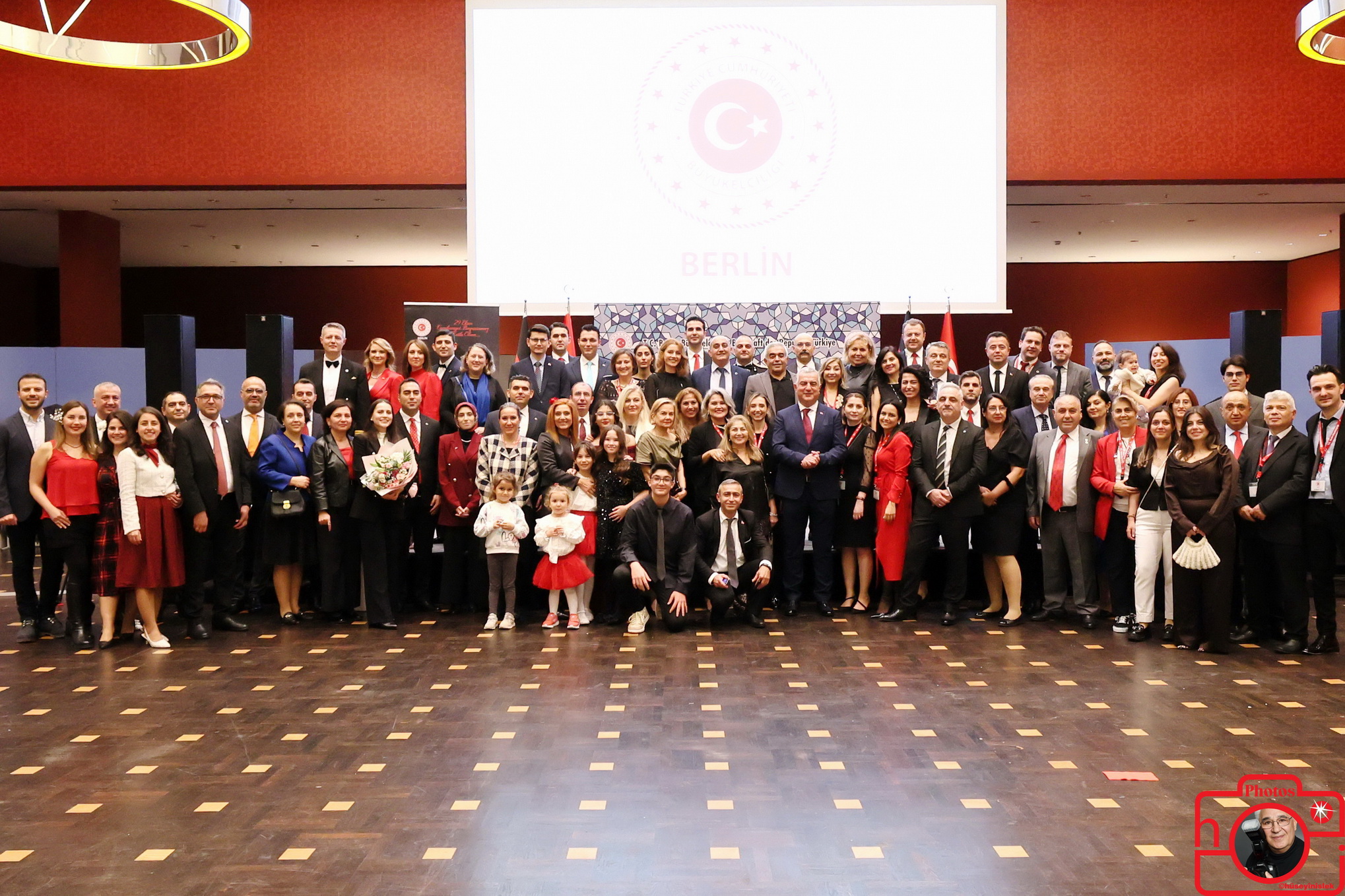 Berlin`de Türkiye Cumhuriyeti'nin 101'inci yılı kutlandı