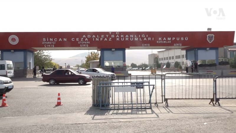 Sinan Ateş davasında gazetecilere tehdit işareti ve “FETÖ’cü” suçlaması