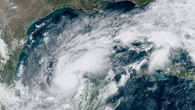 Florida'nın batı kıyısına yaklaşan Milton Kasırgası'nın şiddeti Kategori 5'e yükseldi