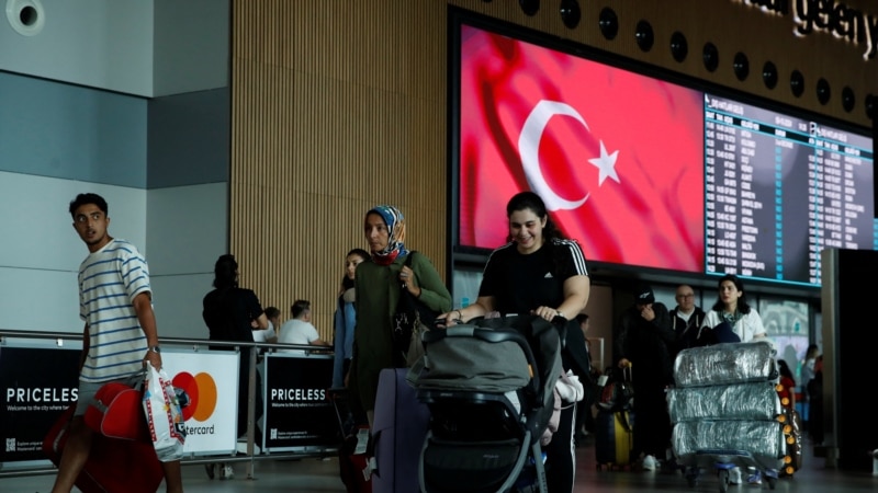 ABD son bir hafta içinde 1000'den fazla vatandaşını havayoluyla Lübnan'dan Türkiye'ye getirdi