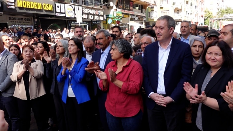 6 gözaltı, milletvekilleri hakkında suç duyurusu
