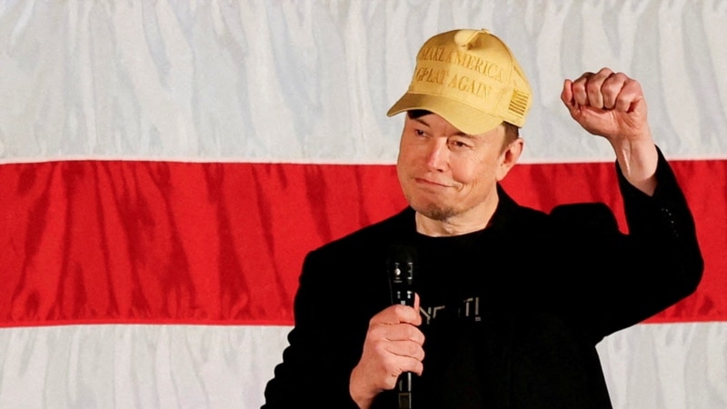 Elon Musk'ın Trump’ın kampanya etkinliklerinde günlük 1 milyon dolarlık ikramiye dağıtması yasal açıdan sorgulanıyor