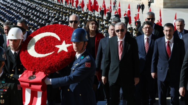 Cumhuriyet'in 101’inci yaşı Anıtkabir’de ve kırmızı-beyaz etkinliklerle kutlanıyor