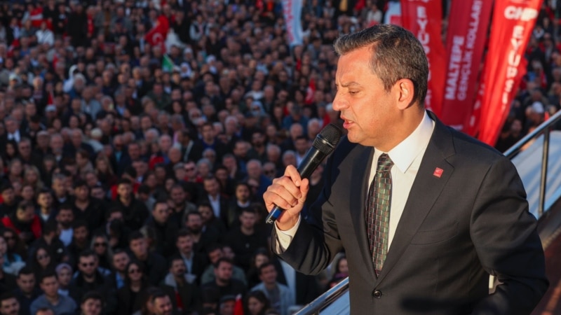 CHP, Esenyurt Meydanı’nda iktidara erken seçim için “hodri meydan” dedi