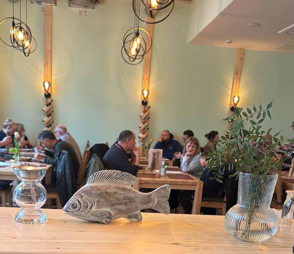 Köln-Ehrenfeld'de Yeni Balık Restoranı "Ekmek, Şarap, Balık ve…" Açıldı