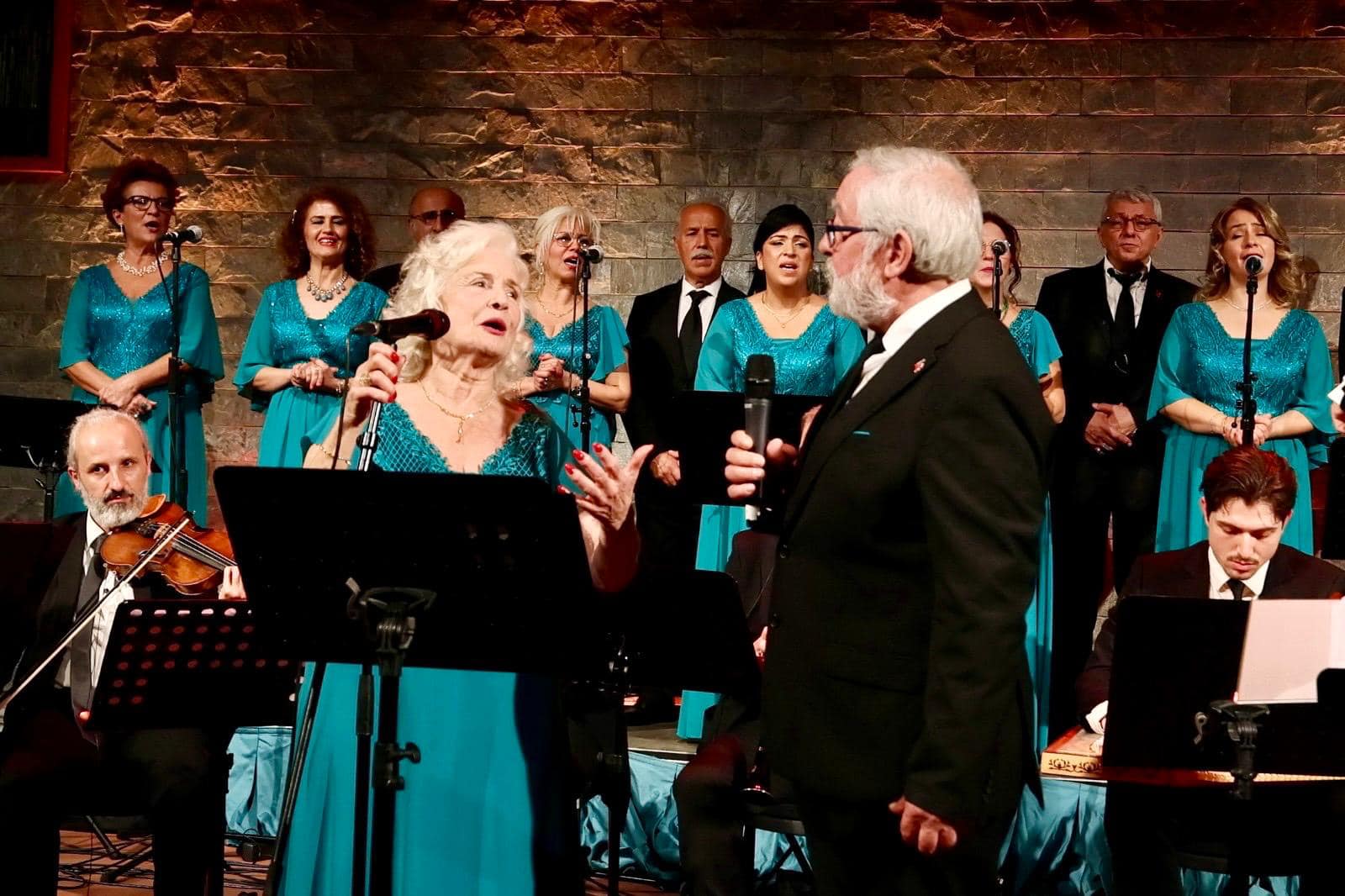 Berlin’de Eski Dostlar Korosu ile Konser Sezonu Başladı