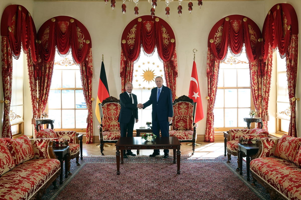 Erdoğan, Almanya Başbakanı Scholz'u kabul etti