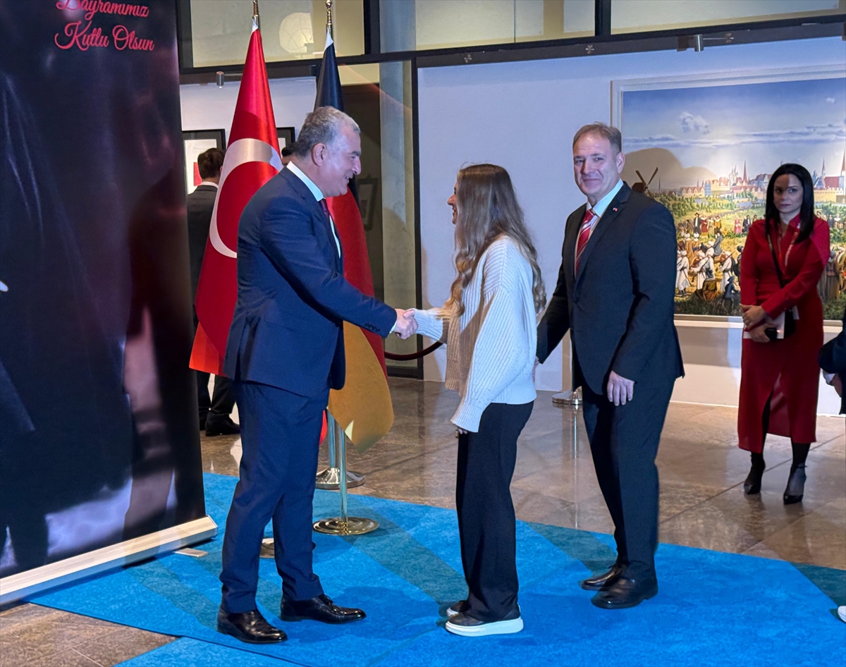 Berlin`de Türkiye Cumhuriyeti'nin 101'inci yılı kutlandı