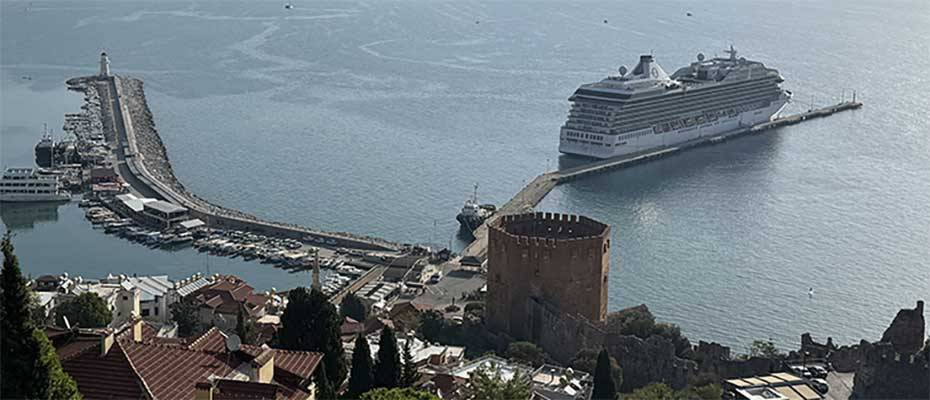 Alanya’ya kruvaziyerle 1209 turist geldi
