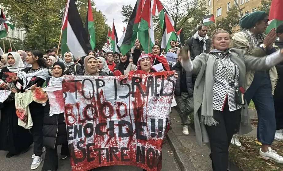 Berlin'de Filistin'e Destek Gösterisi ve Polis Şiddetine Protesto