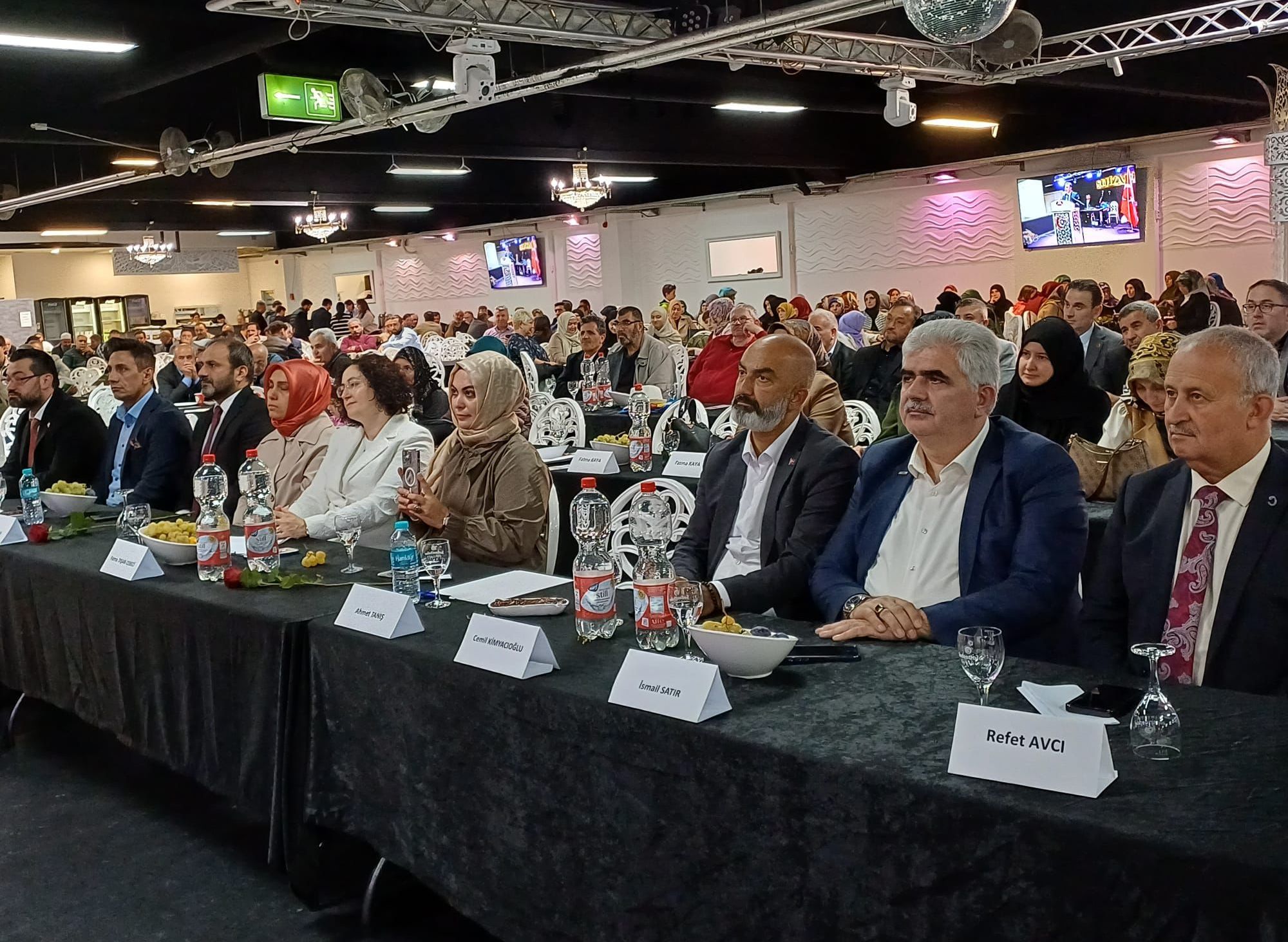 'Peygamberimiz ve Şahsiyet İnşası' konferansına büyük ilgi