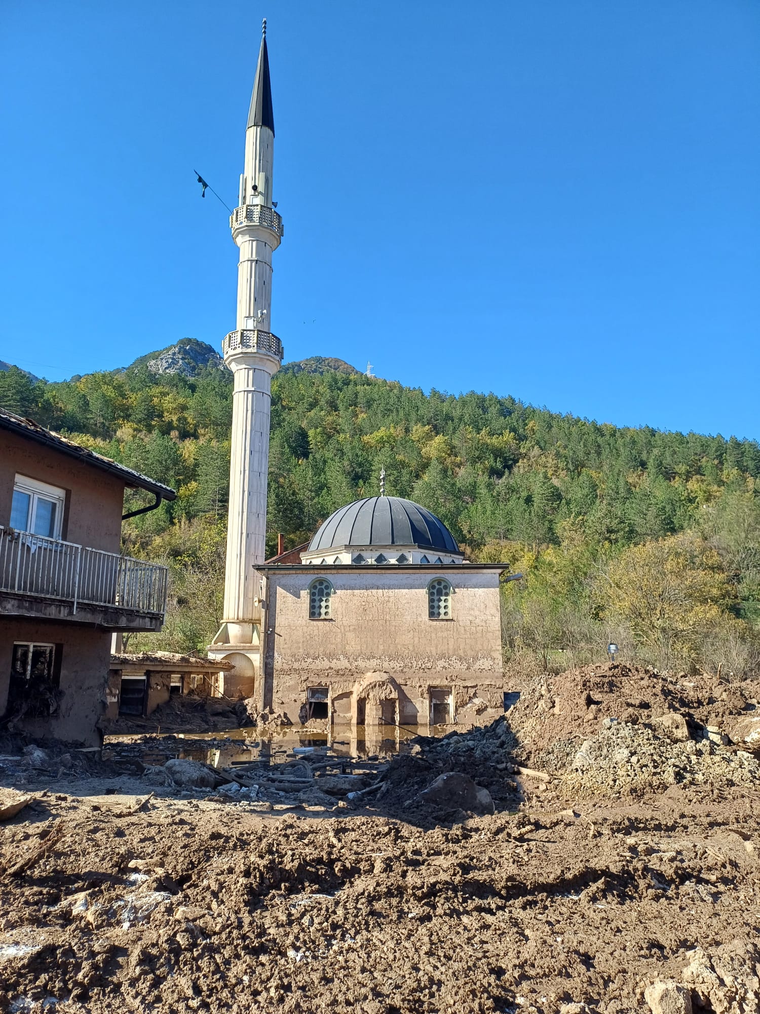 KAYRA’DAN BOSNA HERSEK’E YARDIM ELİ