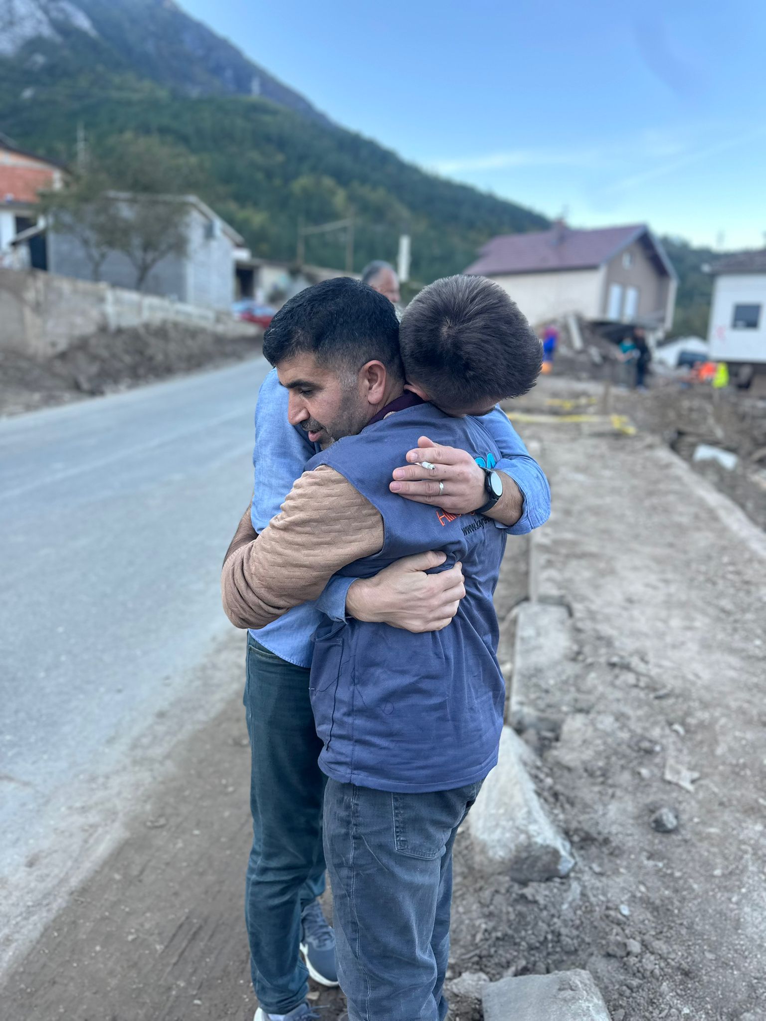 KAYRA’DAN BOSNA HERSEK’E YARDIM ELİ