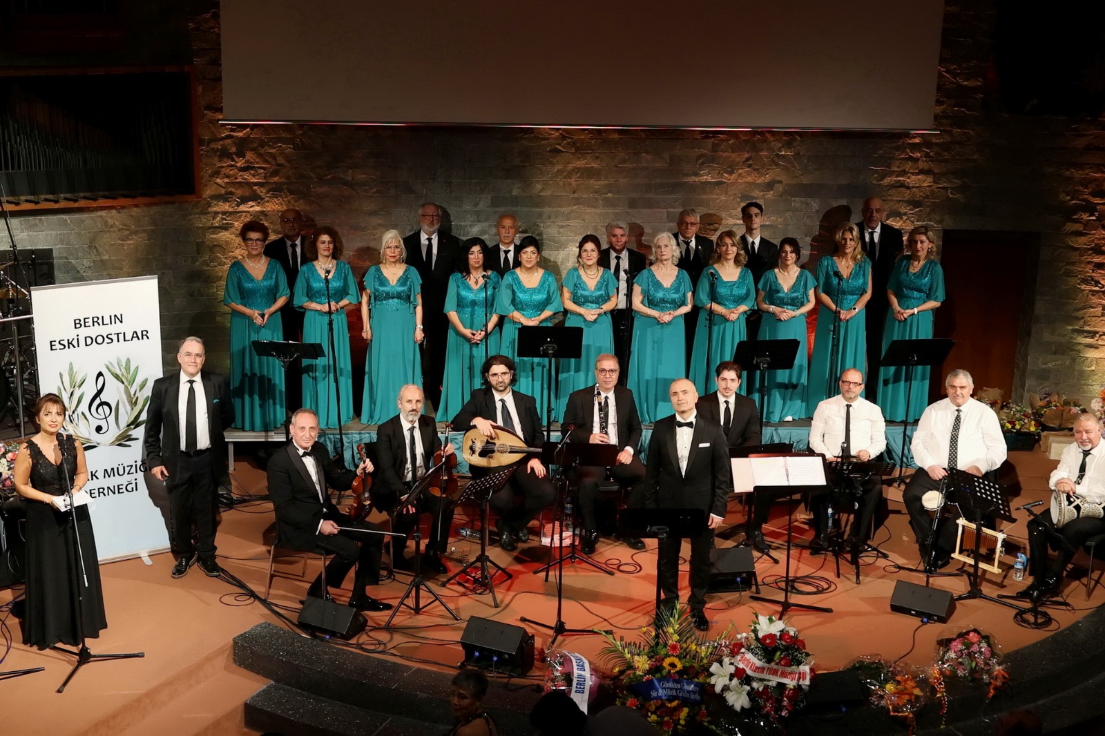 Berlin’de Eski Dostlar Korosu ile Konser Sezonu Başladı