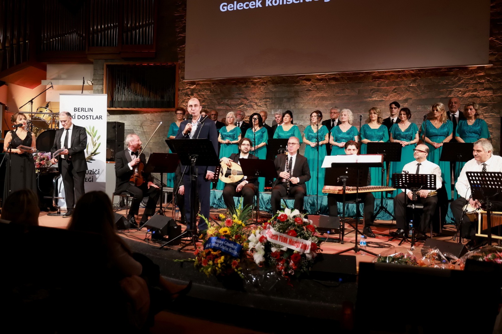 Berlin’de Eski Dostlar Korosu ile Konser Sezonu Başladı