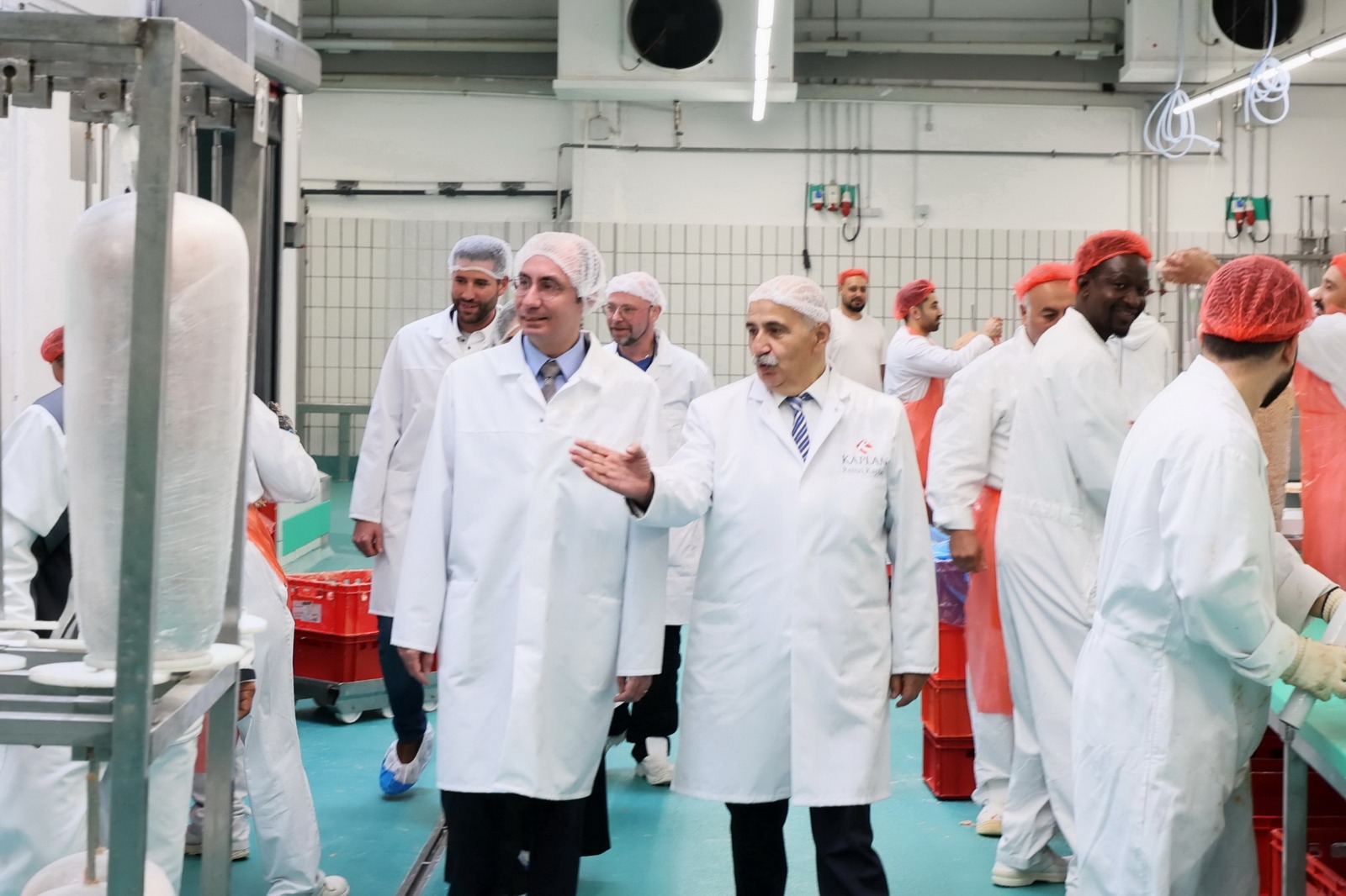 Berlin Başkonsolosu Şanlı, Kaplan Döner Tesislerini Ziyaret Etti
