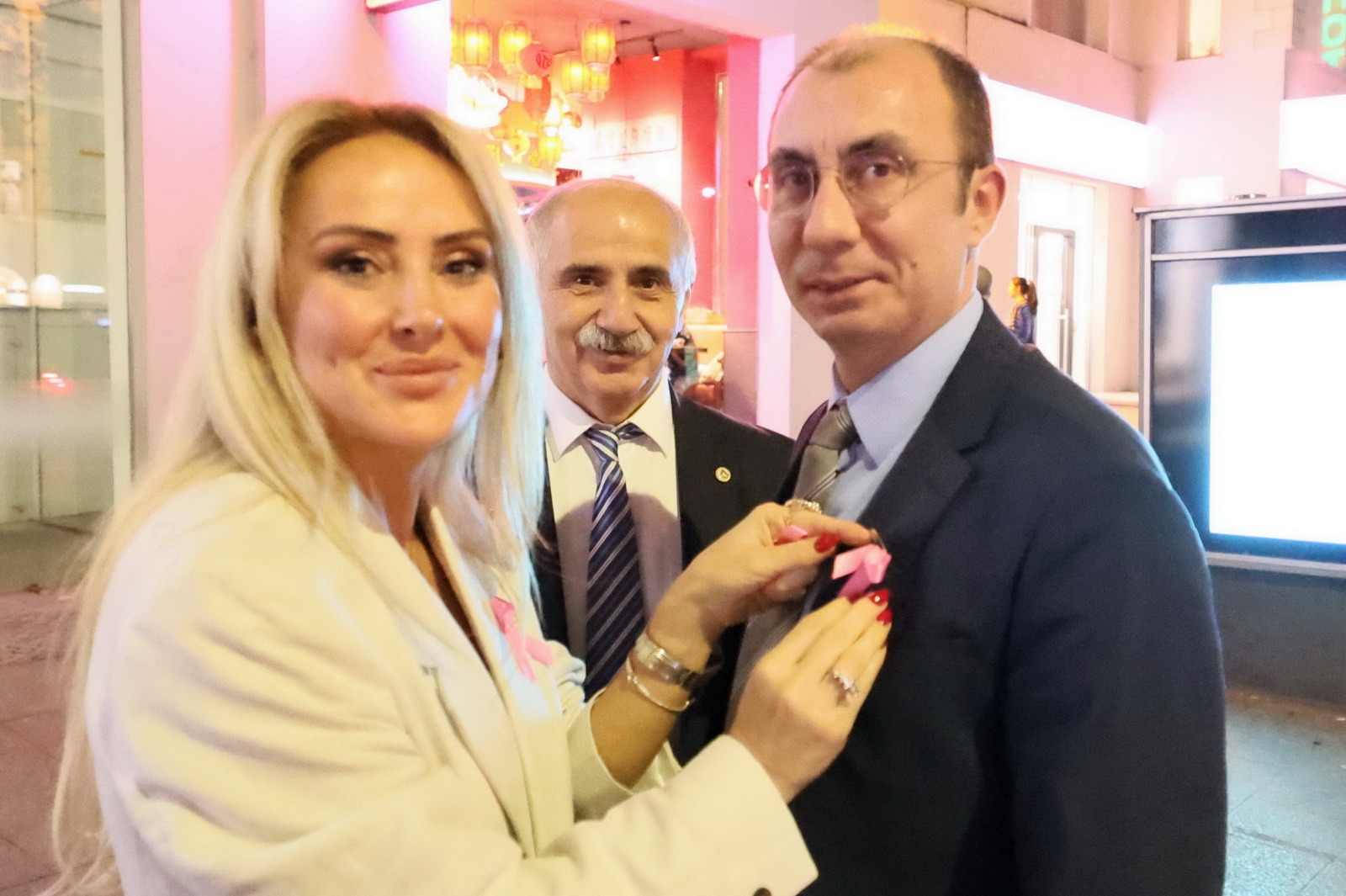 Berlin'de Meme Kanseri Farkındalığı İçin Sağlık Paneli Düzenlendi