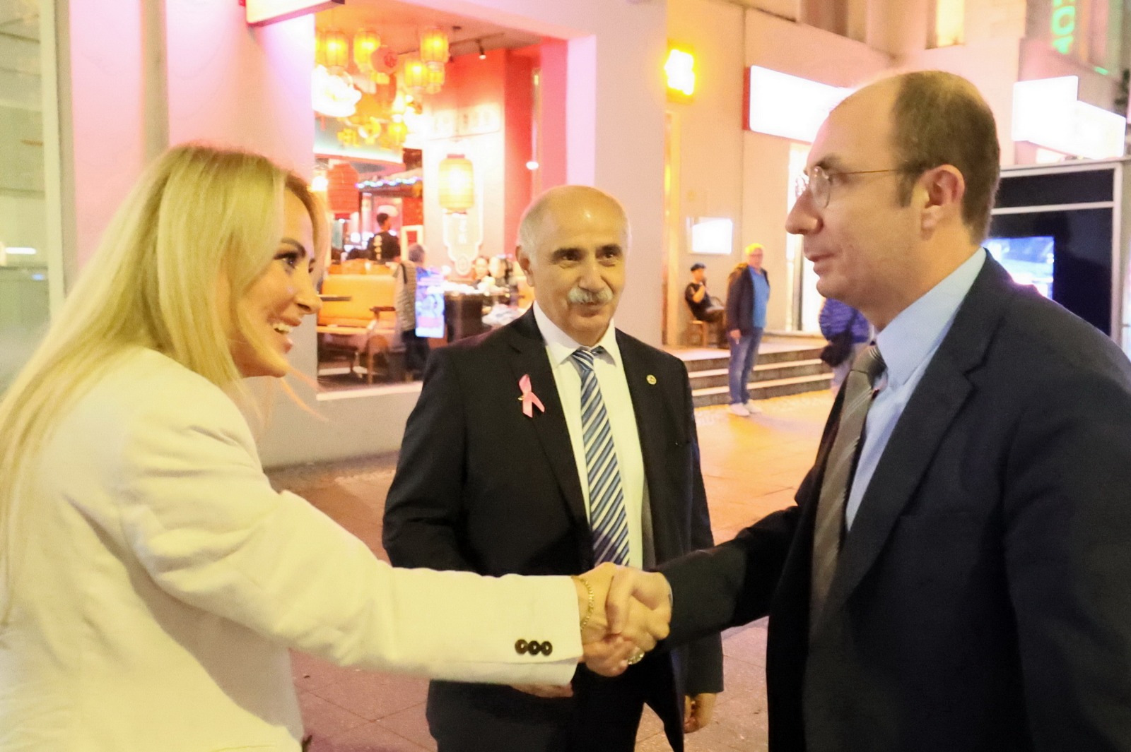 Berlin'de Meme Kanseri Farkındalığı İçin Sağlık Paneli Düzenlendi