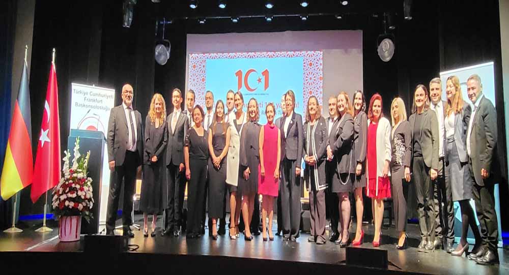 Frankfurt’ta Cumhuriyet’in 101. Yılı Coşkuyla Kutlandı