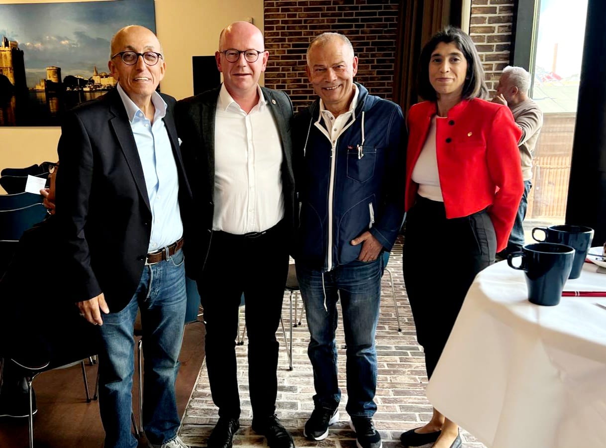 Almanya'da Demokrasi ve İnsan Hakları Üzerine Önemli Bir Panel
