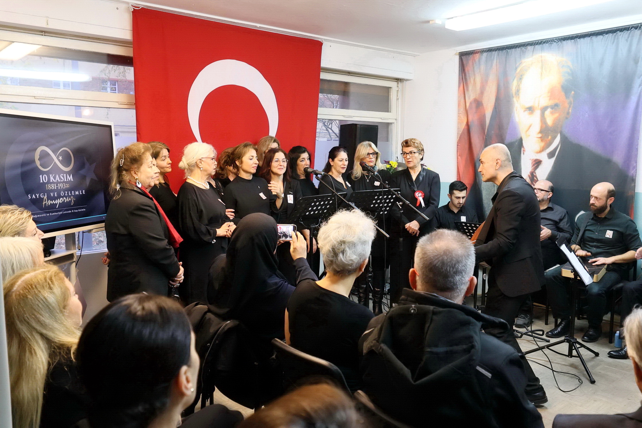 Eskidostlar Korosu’ndan 10 Kasım Atatürk’ü Anma Konseri