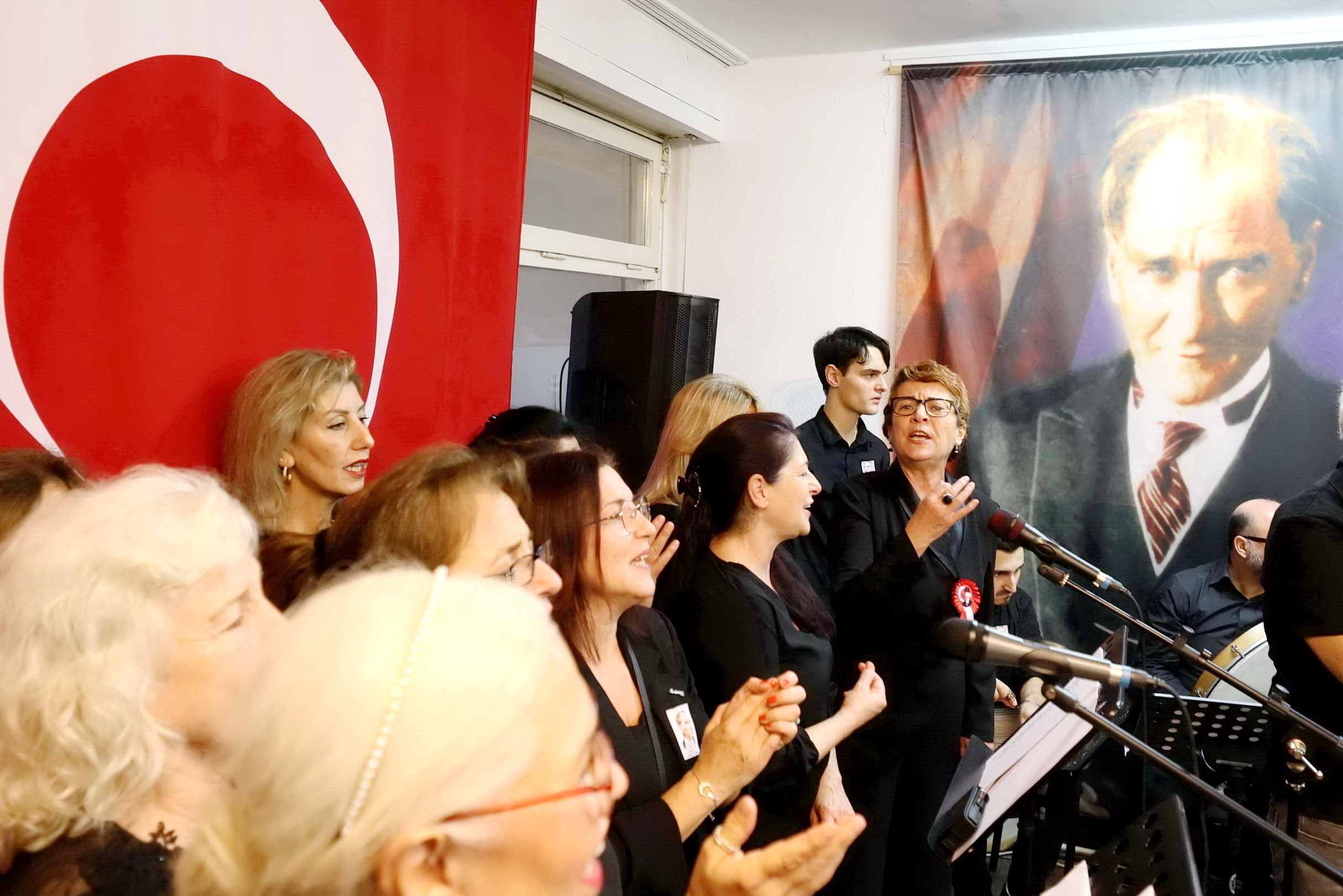 Eskidostlar Korosu’ndan 10 Kasım Atatürk’ü Anma Konseri