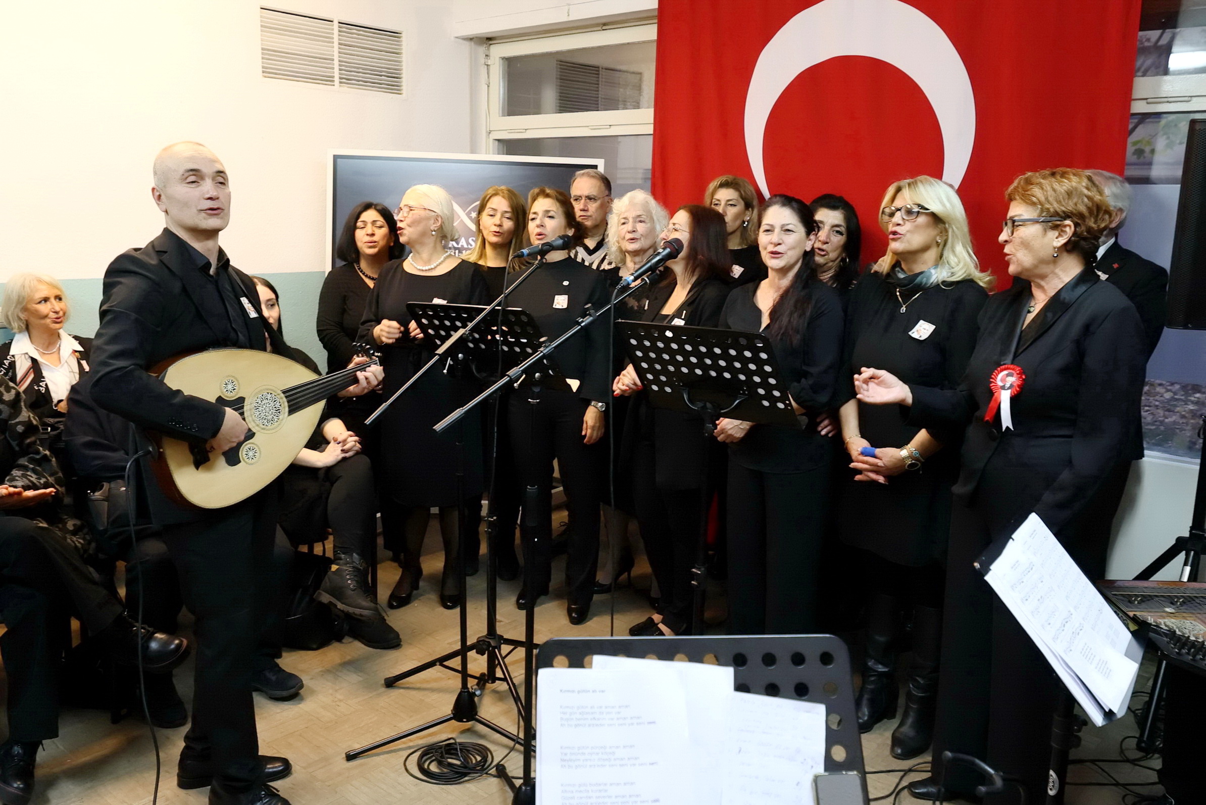 Eskidostlar Korosu’ndan 10 Kasım Atatürk’ü Anma Konseri