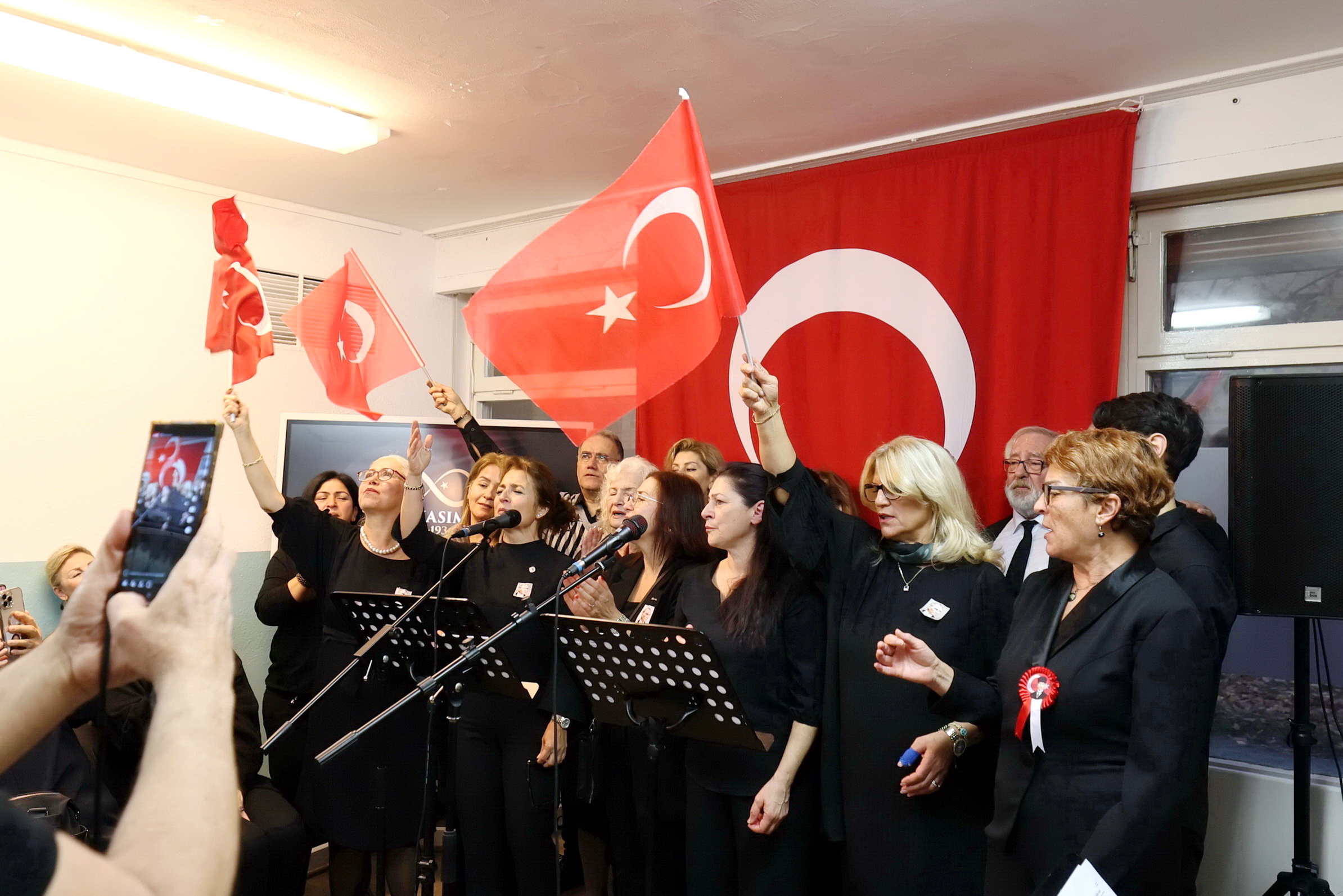 Eskidostlar Korosu’ndan 10 Kasım Atatürk’ü Anma Konseri