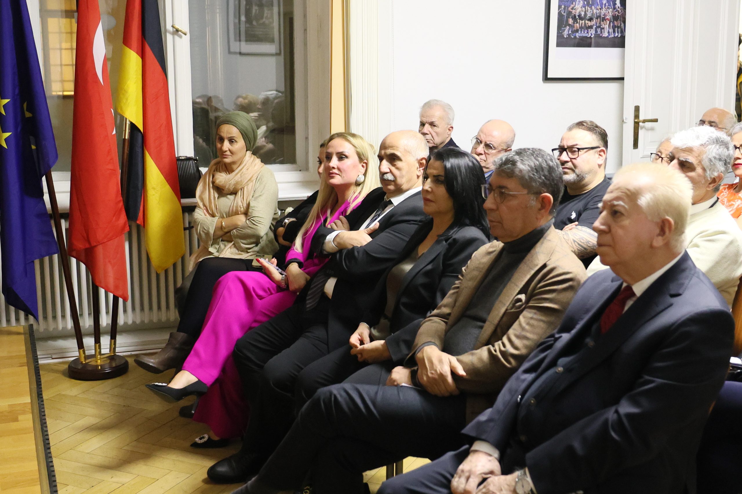 Gazeteci Yazar Sedef Kabaş’a Berlin`de Büyük İlgi