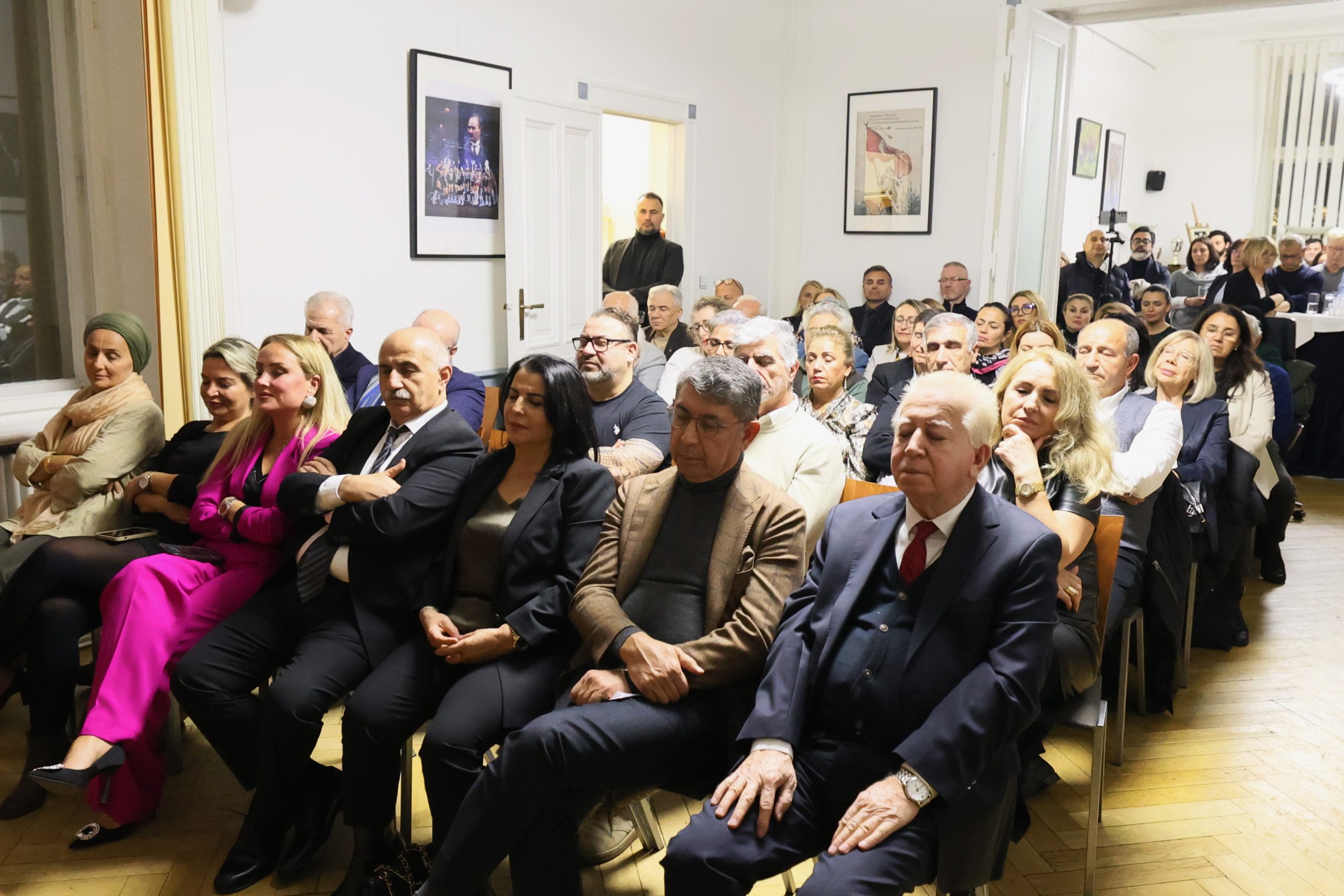 Gazeteci Yazar Sedef Kabaş’a Berlin`de Büyük İlgi
