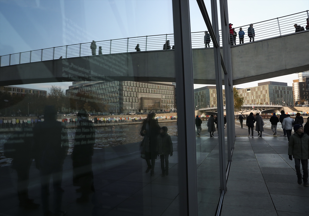 Berlin Duvarı'nın yıkılışının 35. yılı