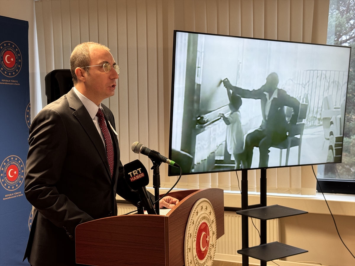 Büyük Önder Atatürk, ebediyete intikalinin 86. yılında Avrupa'da anıldı