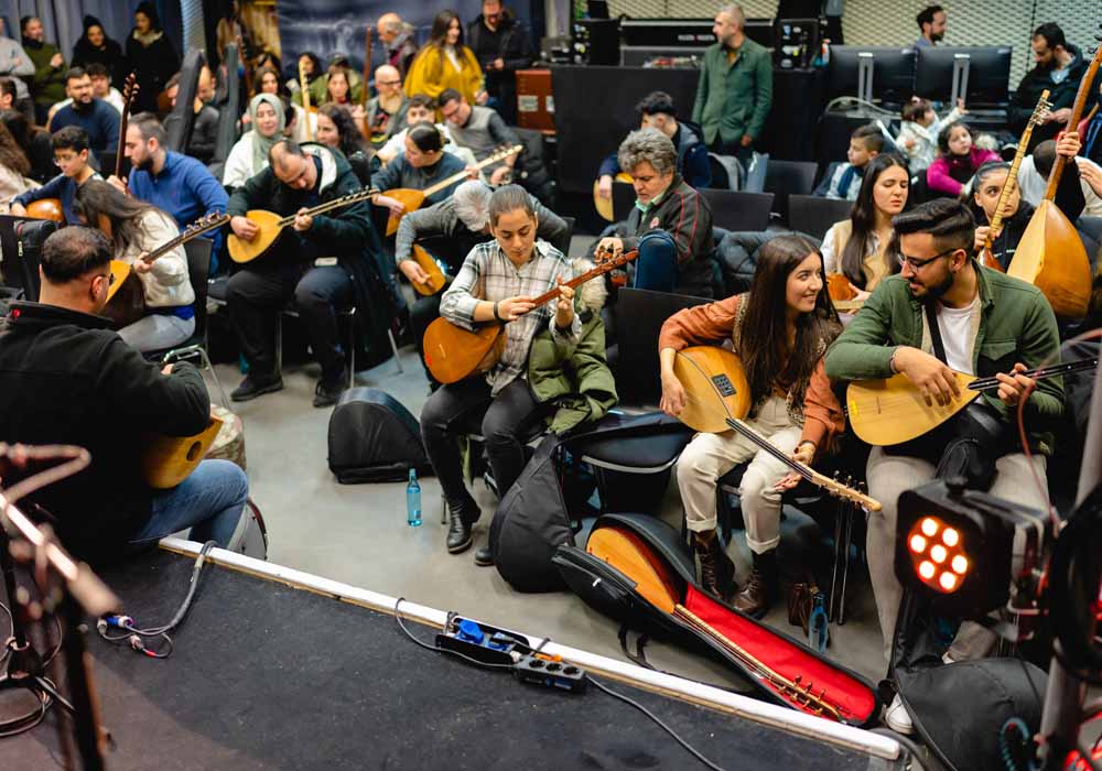 Mannheim’da Bağlama Eğitimi ve Küresel Türk Müziği