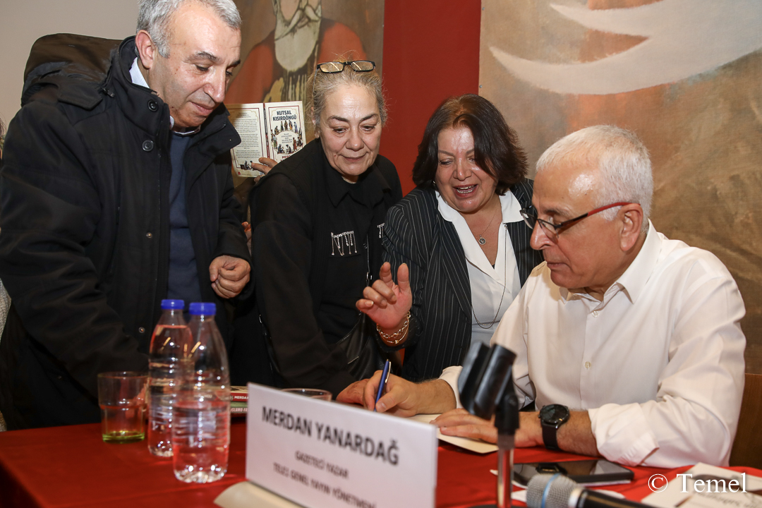 Merdan Yanardağ: “Demokratik ve Laik Türkiye İçin Mücadele Etmeliyiz”