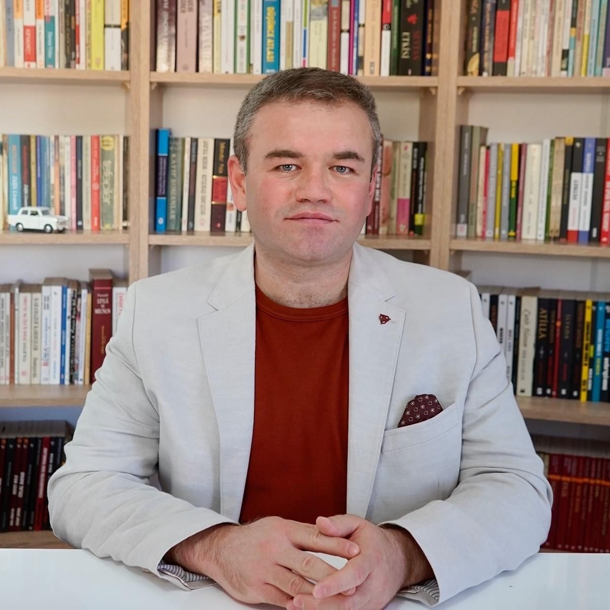 Almanya`da Türk gazetecinin aracı kundaklandı