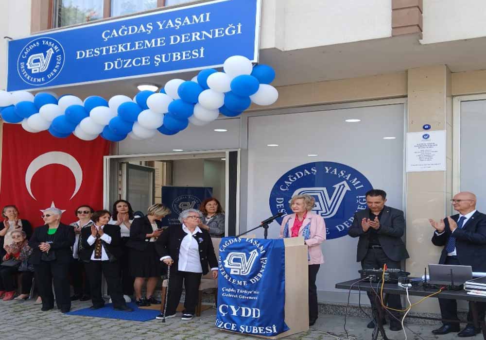 Cumhuriyet Kadını Dr. Canan And’dan Eğitime Örnek Yatırım
