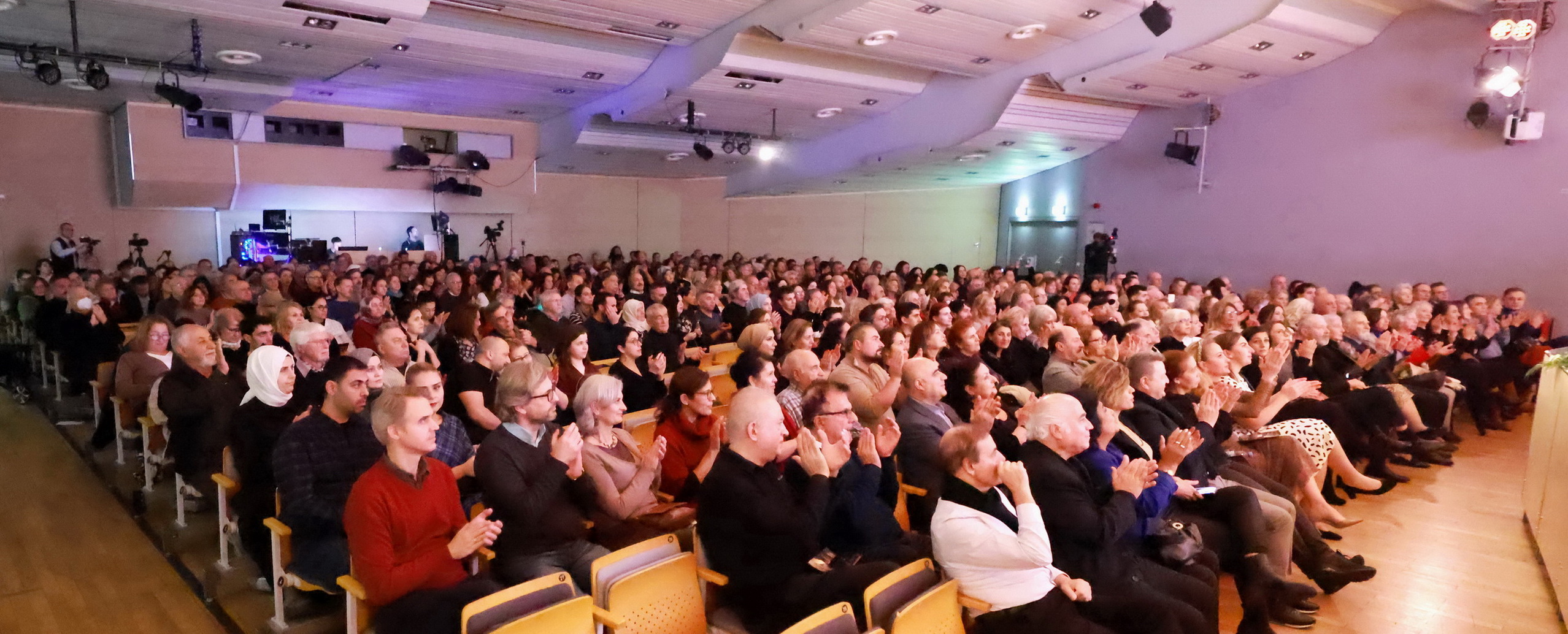 Berlin'de Türk Sanat Müziği Coşkusu: "Yalnızlık Paylaşıldıkça Azalır" Temalı Unutulmaz Konser
