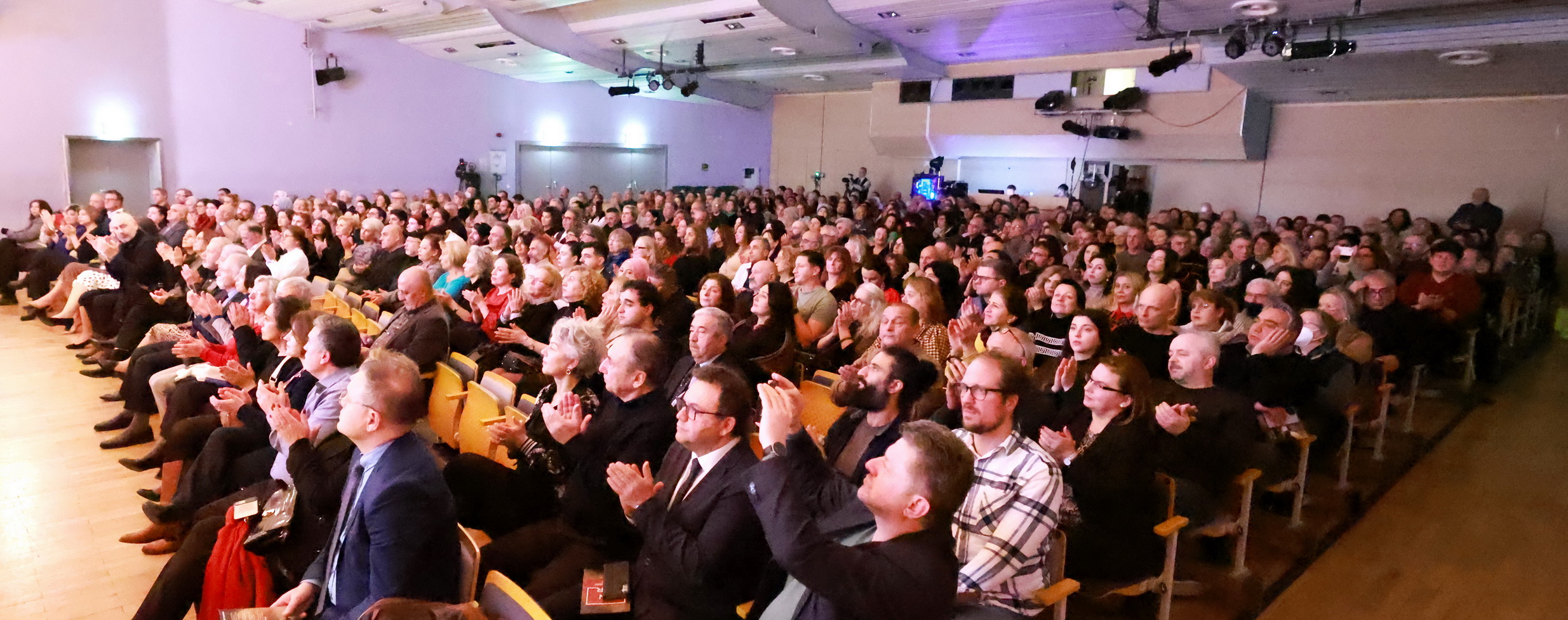 Berlin'de Türk Sanat Müziği Coşkusu: "Yalnızlık Paylaşıldıkça Azalır" Temalı Unutulmaz Konser