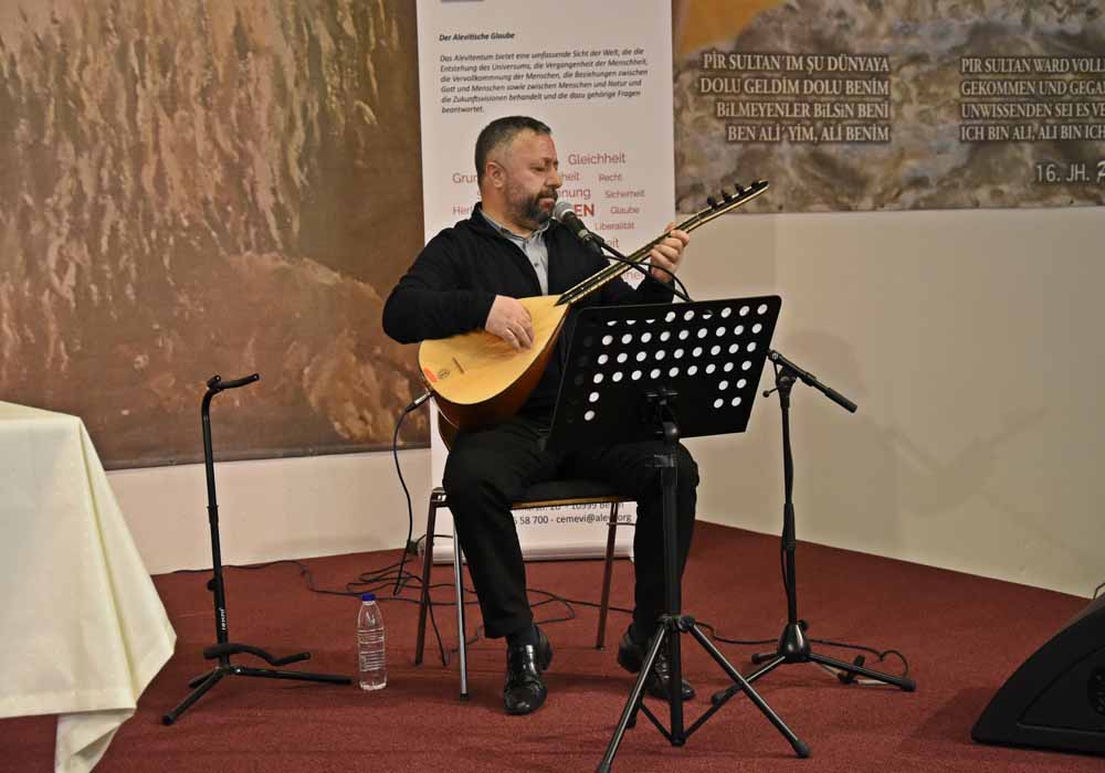 Yardımsever “Eşekli Dostoyevski” Berlin Cemevi’nde Buluştu