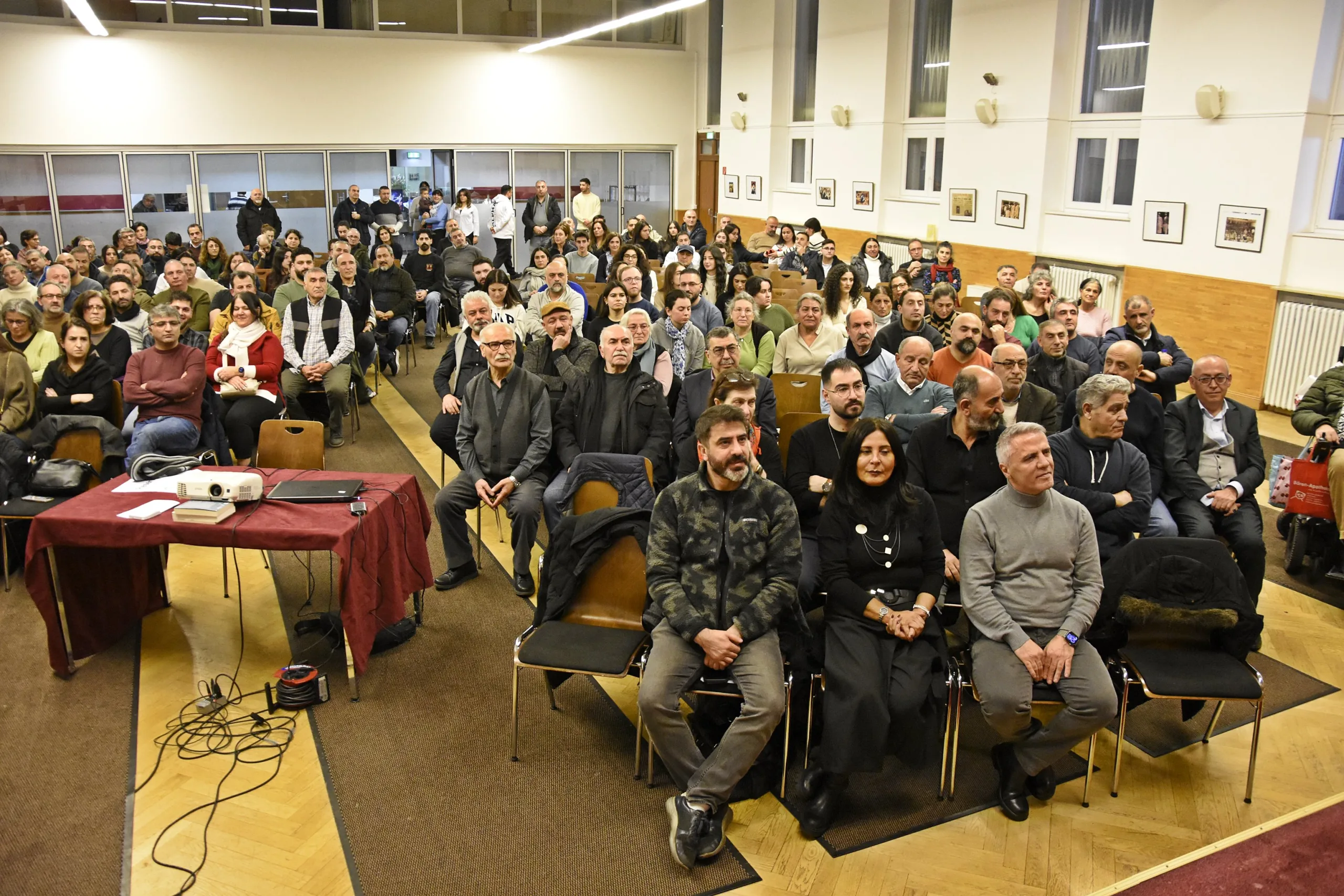 Almanya'daki Alevilik: Bir Başarı Hikayesi mi? Belgeselinin Galası Gerçekleşti