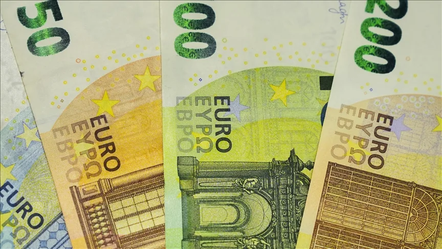 Almanya’da yüz binlerce Euro dolandırmışlardı!