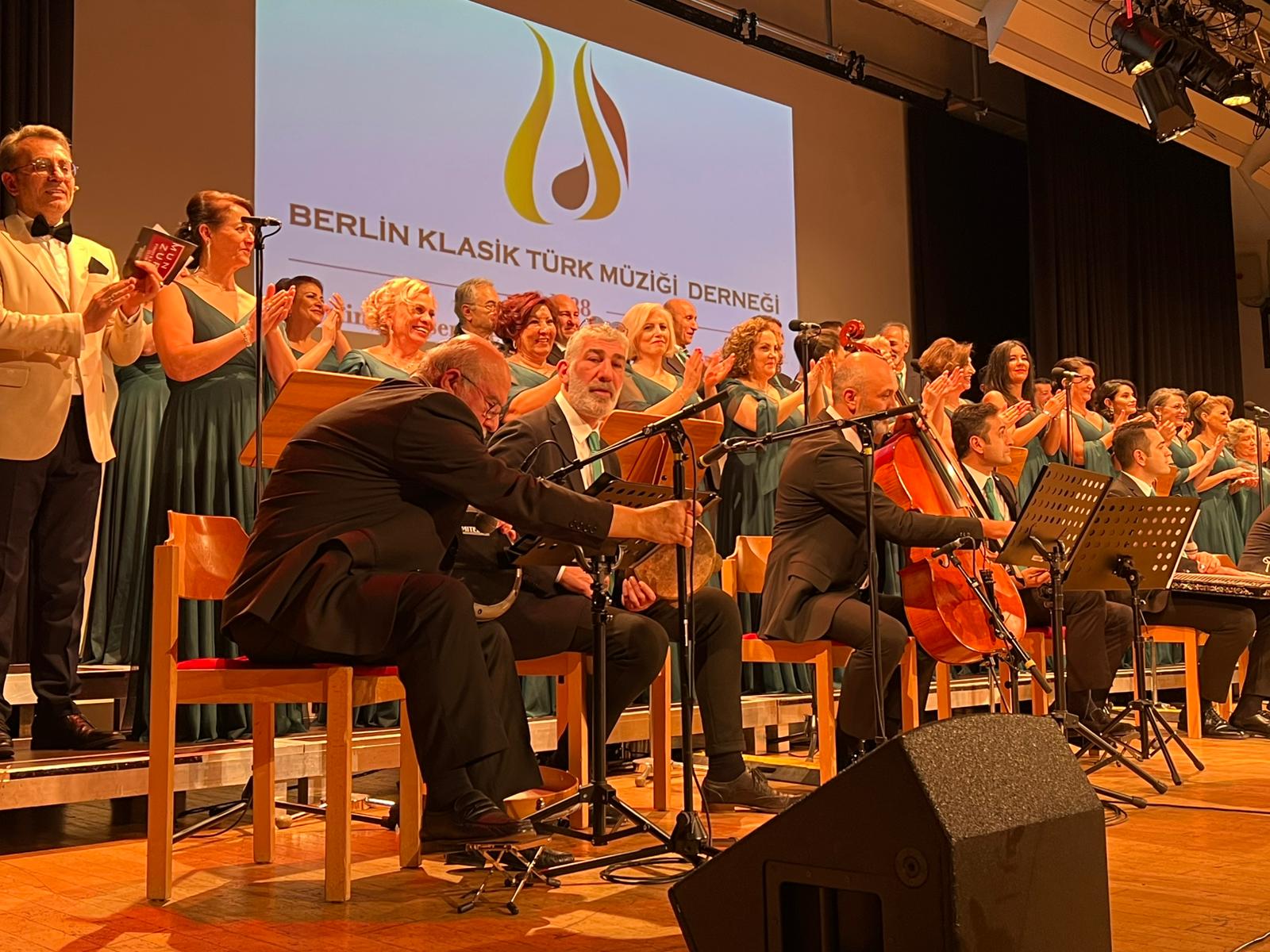 Berlin'de Türk Sanat Müziği Coşkusu: "Yalnızlık Paylaşıldıkça Azalır" Temalı Unutulmaz Konser