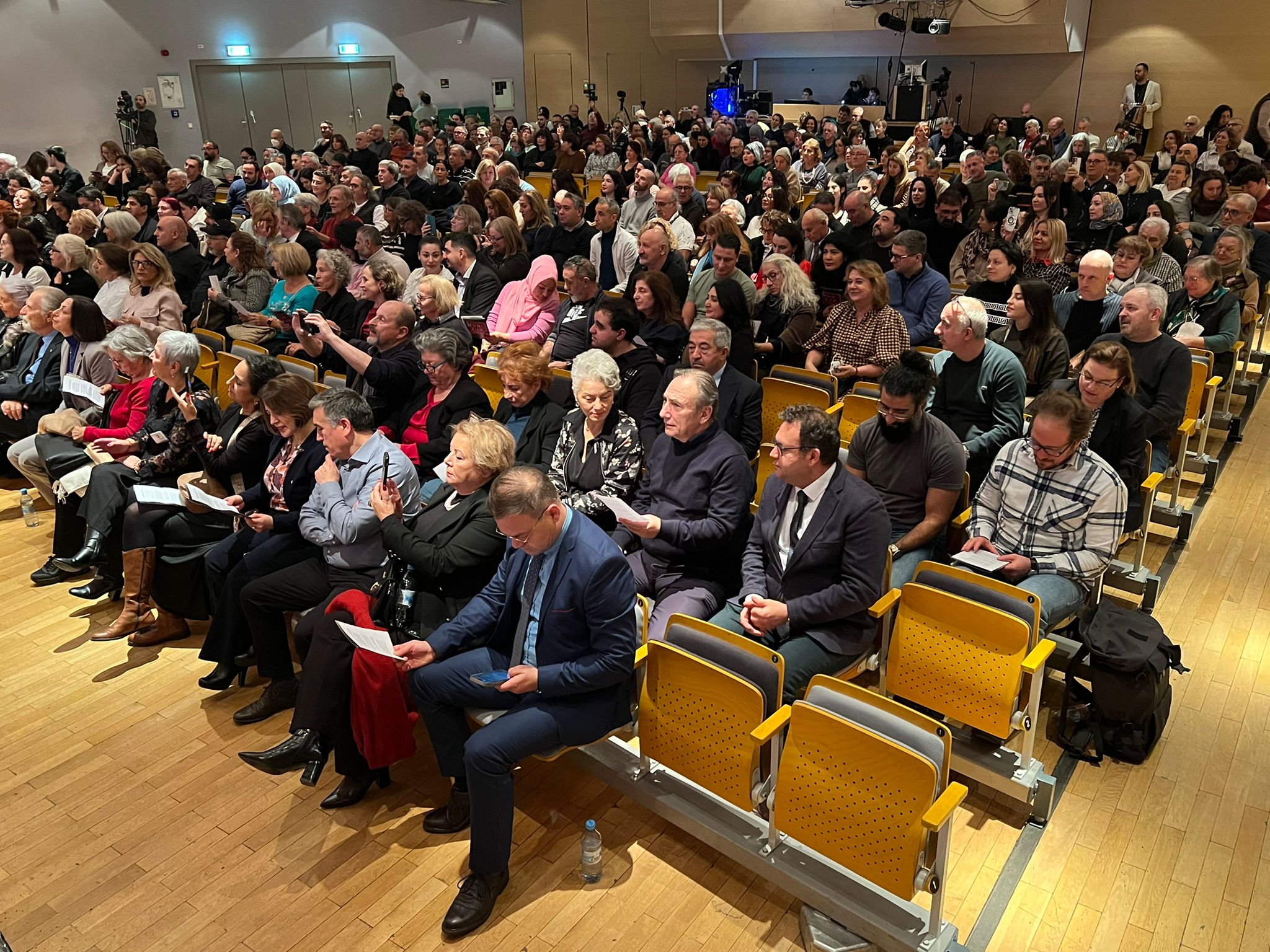 Berlin'de Türk Sanat Müziği Coşkusu: "Yalnızlık Paylaşıldıkça Azalır" Temalı Unutulmaz Konser
